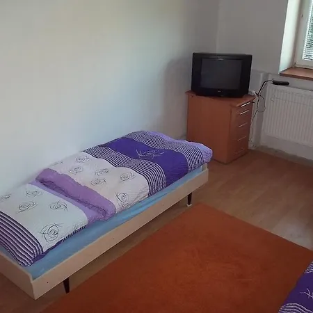 Penzion Apartmany Zlin بيت ضيافة Zlín