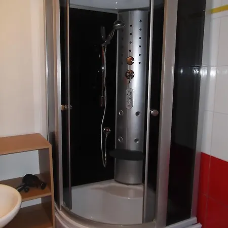بيت ضيافة Penzion Apartmany Zlin 3*