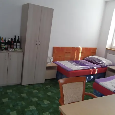 Penzion Apartmany Zlin بيت ضيافة 3*